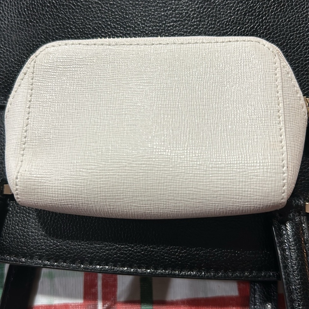💕🤩 FURLA cosmetic / coin bag